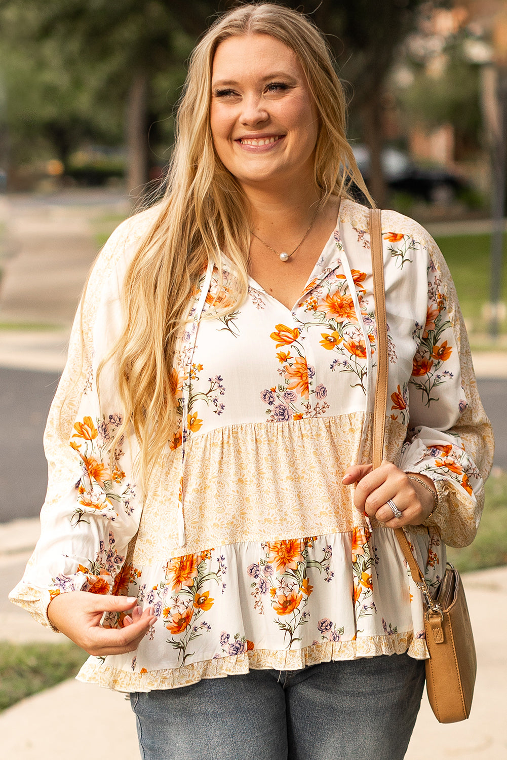 White Plus Size Floral Print V Neck Puff Sleeve Blouse