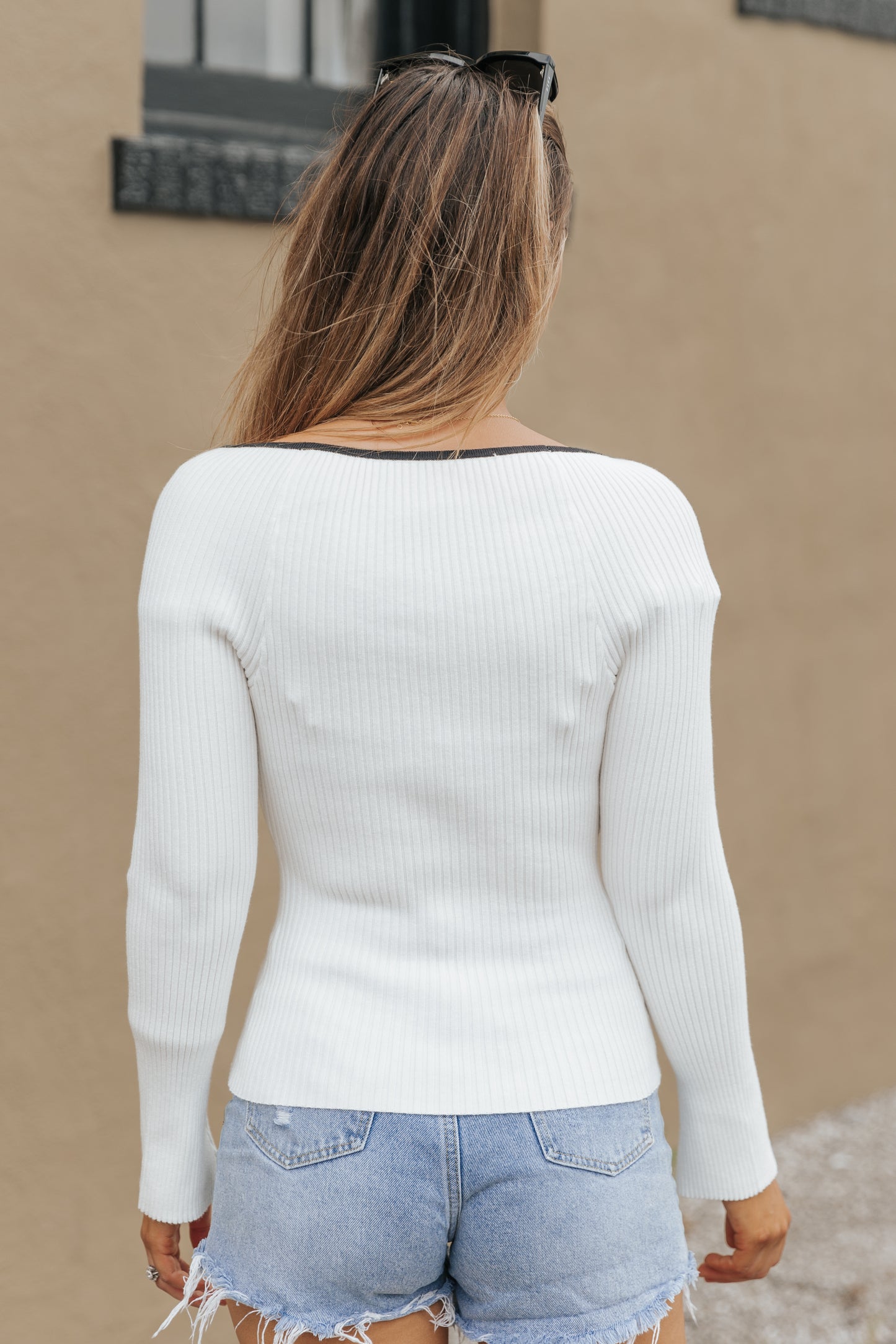 White Contrast Stitching Neckline Ribbed Sweater